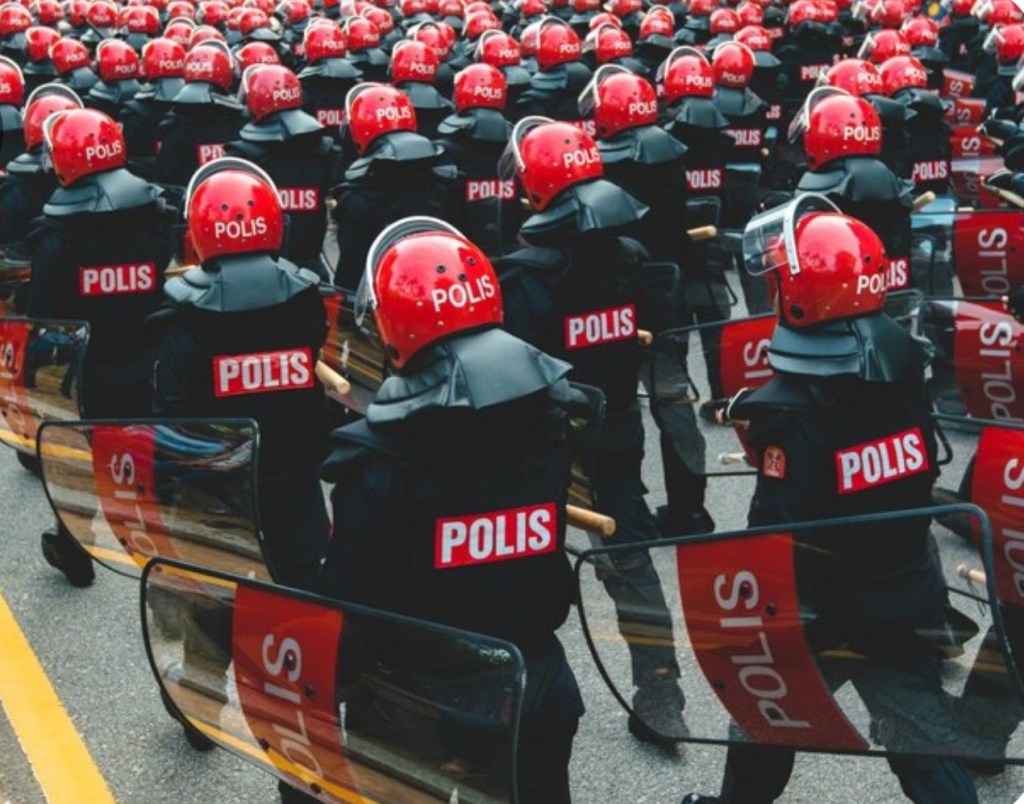 La caduta di Babilonia e l’elevazione della grande folla.(Matteo 18:1-35)